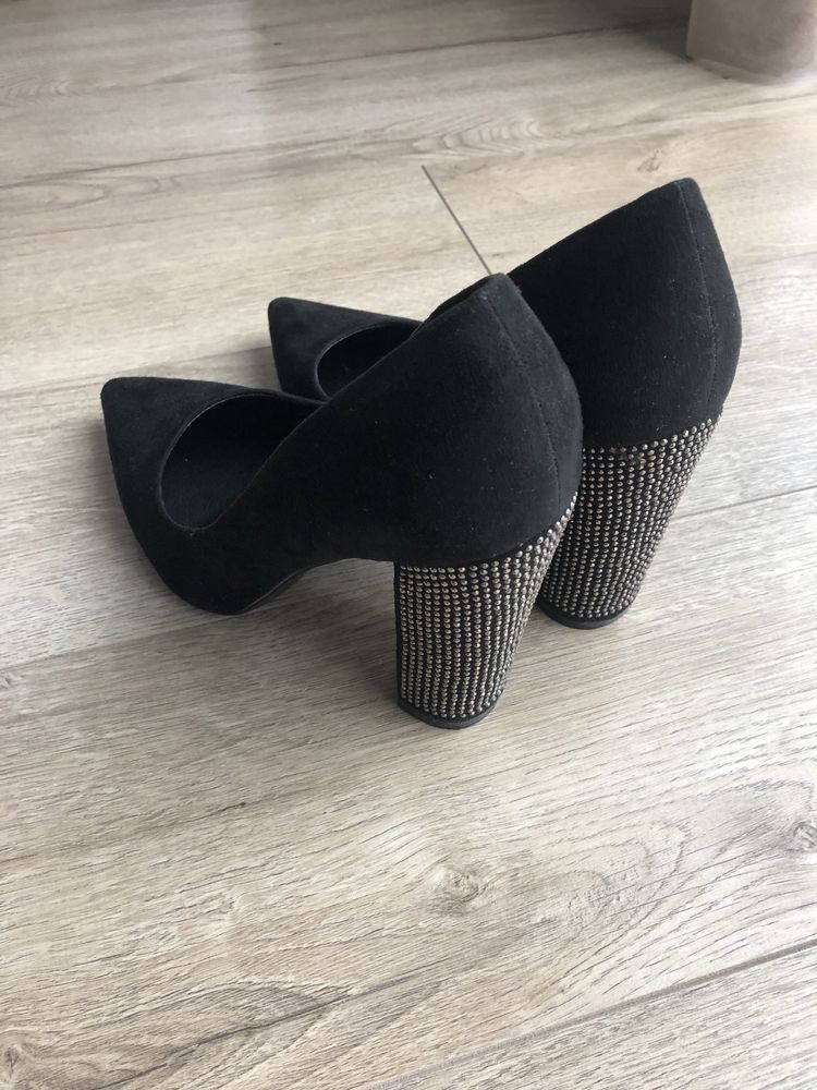 Pantofi stiletto, mărimea 38