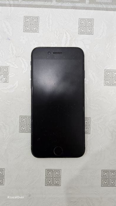 Продам iPhone SE 2020
