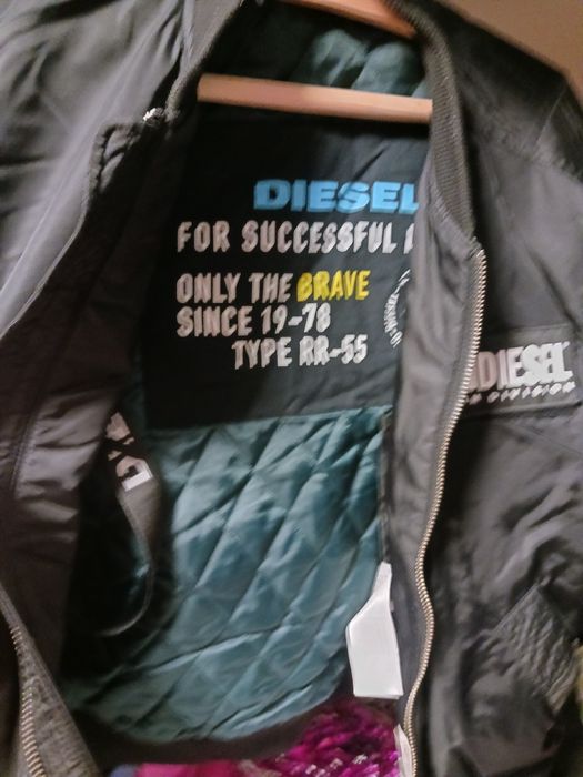 Vând geaca Diezel
