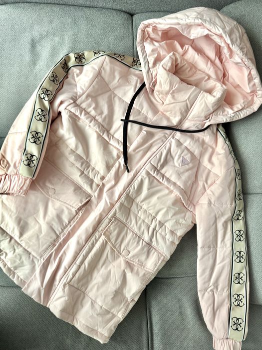 Guess зимно яке в розово