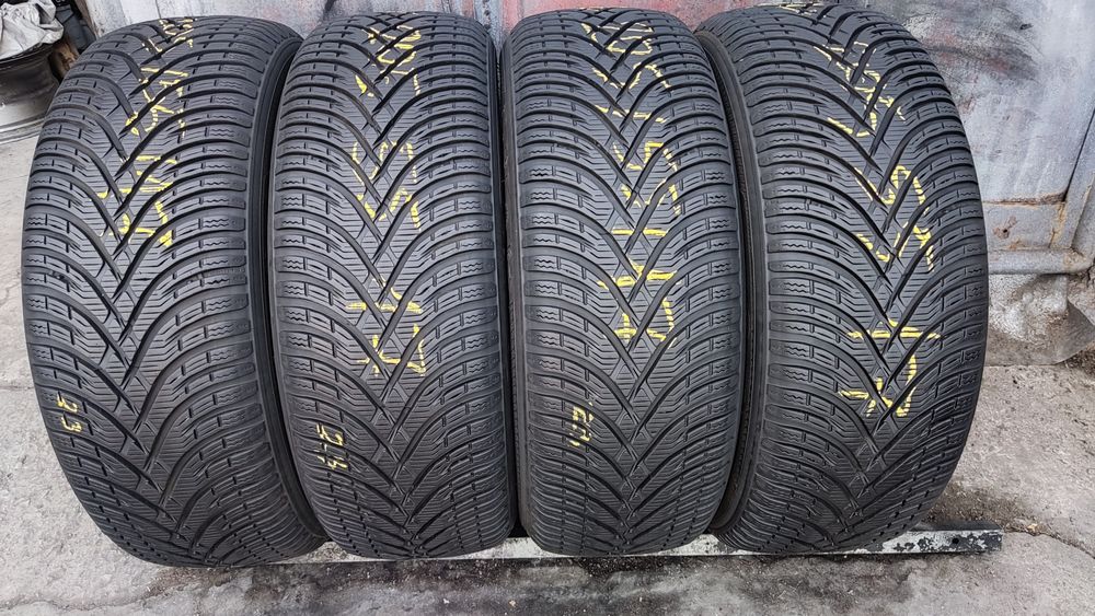 4бр. зимни гуми 205/55/17 Kleber Krisalp HP3 
dot23
7.5мм
Много добро