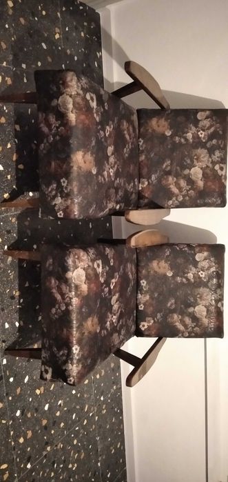 Стилни ретро модел столове