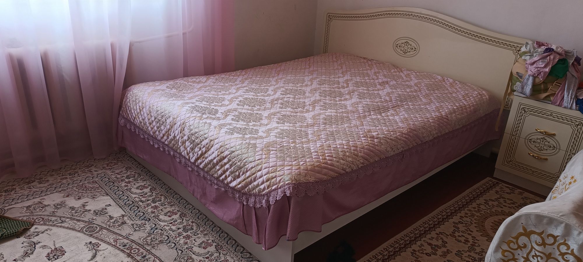 Кровать двуспальная