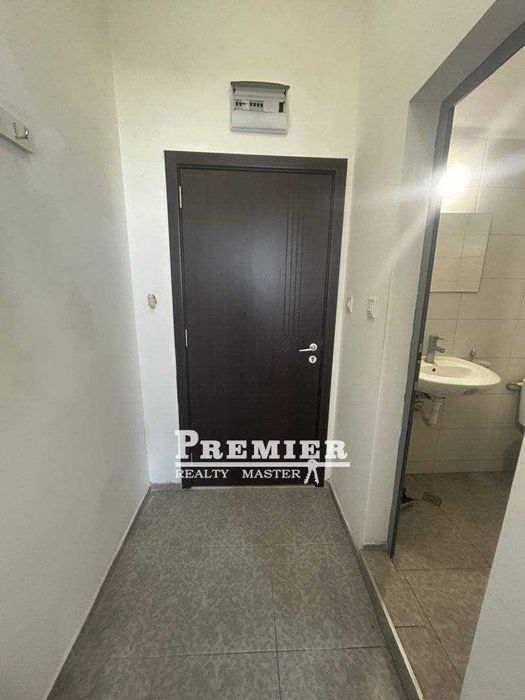 Студио с ниска такса на първа линия в Поморие