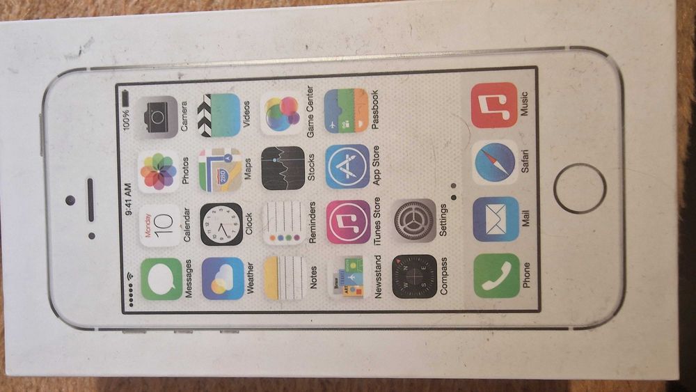 Чисто нови телефони IPhone SE