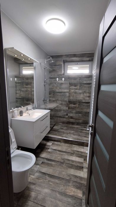 Proprietar, inchiriez apartament 2 camere decomandat in Centrul Civic