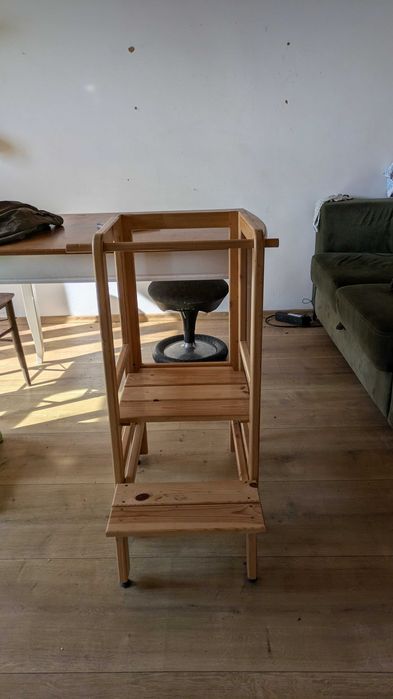 Дървена кула за дете - за хранене или ихра