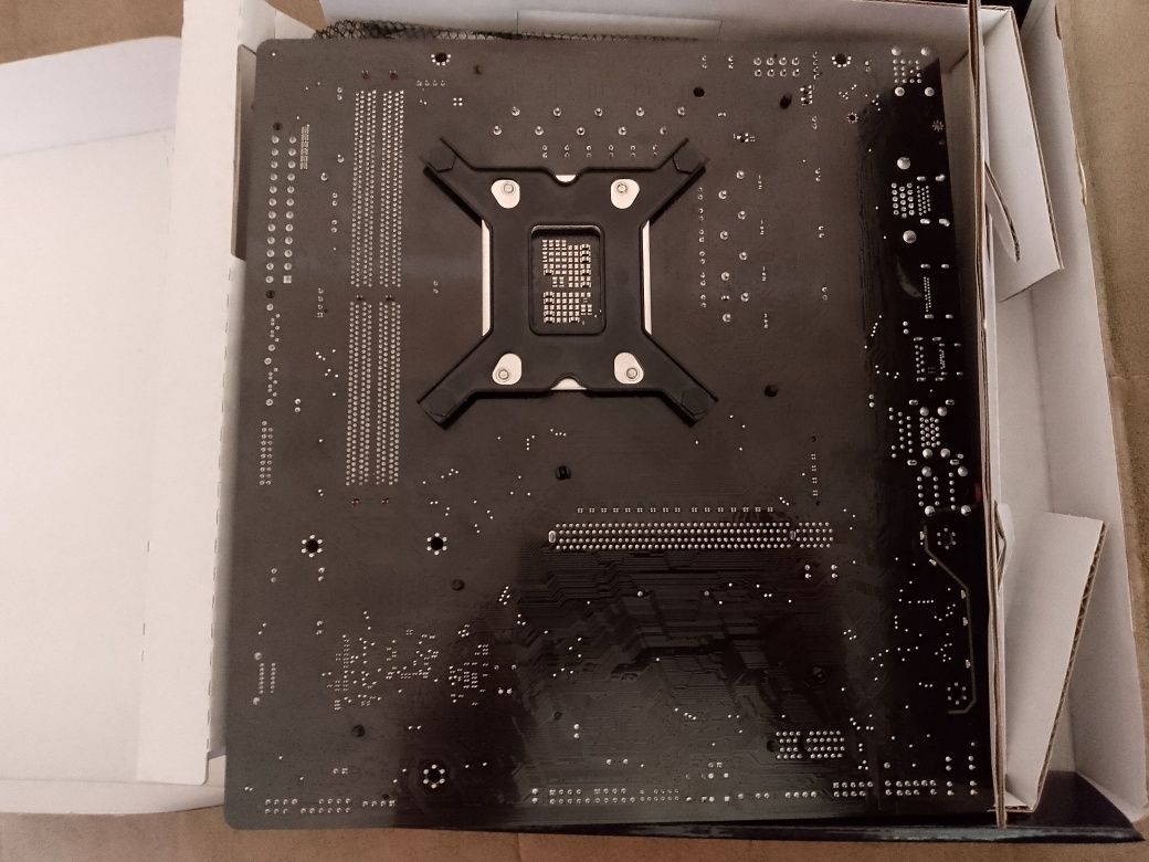 Материнская плата gigabyte B760M DDR4