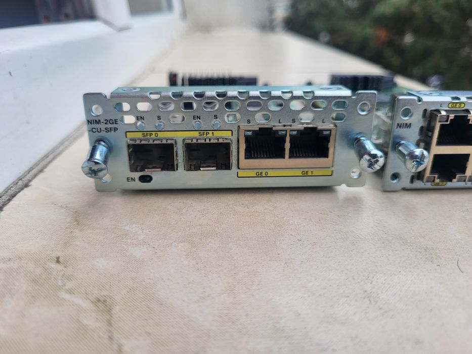 CISCO 4000 series NIM ES-2-8  si  NIM-2GE-SFP module router