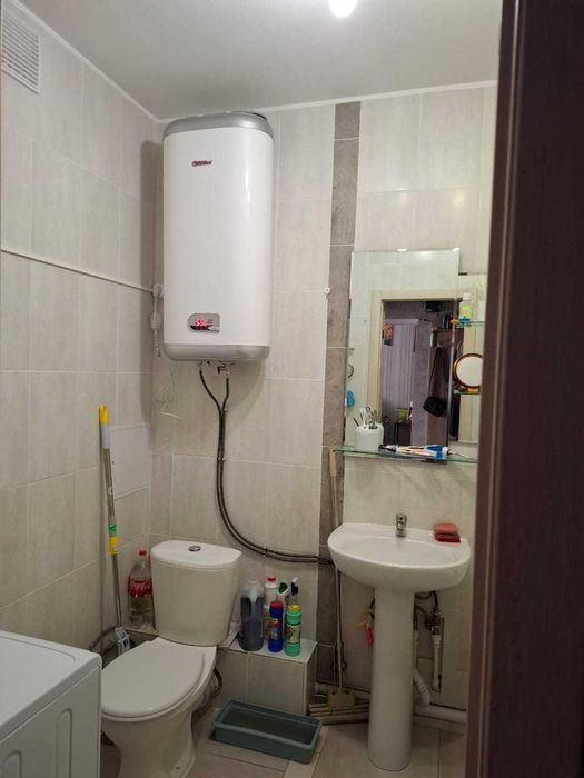 Продается 1-комн. квартира 48.5 кв.м. 5 этаж из 9. Мкр. Береке д. 53.