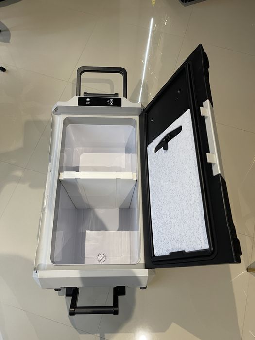 Vand frigide/congelator auto cu compresor!