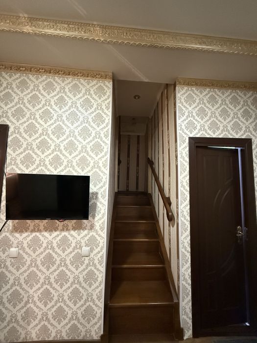 ! Продается двухэтажный коттедж ! Срочно сотилади