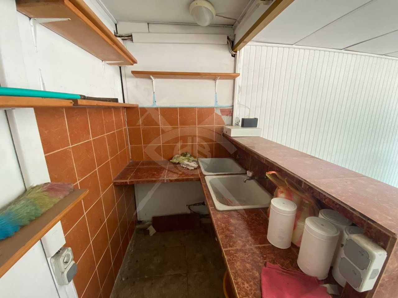 Продава се Магазин в Пловдив, Гагарин - 12 кв.м за 1500 €/кв.м - Снимка #3
