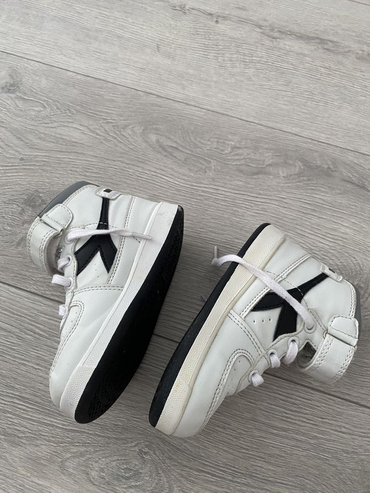 Adidasi gheata diadora  marime 25 interior 15,5 cm