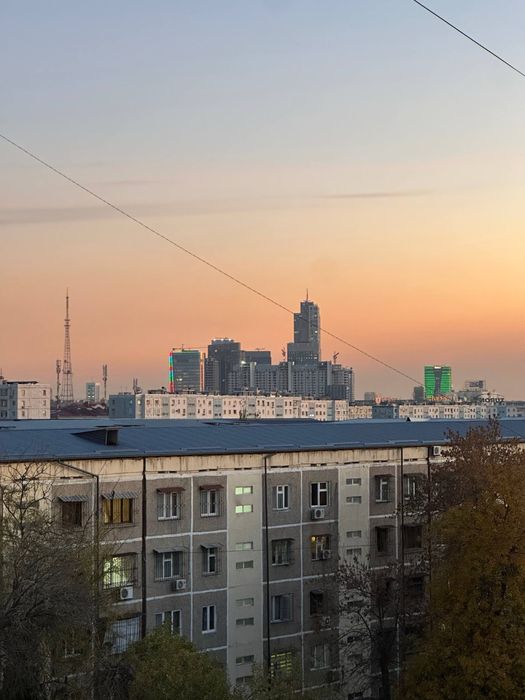 Себзор 2 хонали квартира, Срочно сотилади