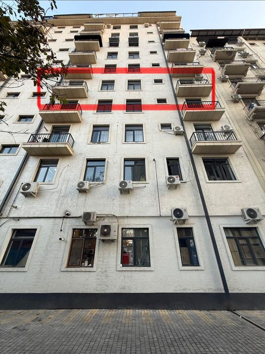 Циолковский кўчада 3 хонали 110 кв м квартира сотилади