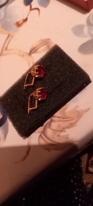 Продам золотые серьги!