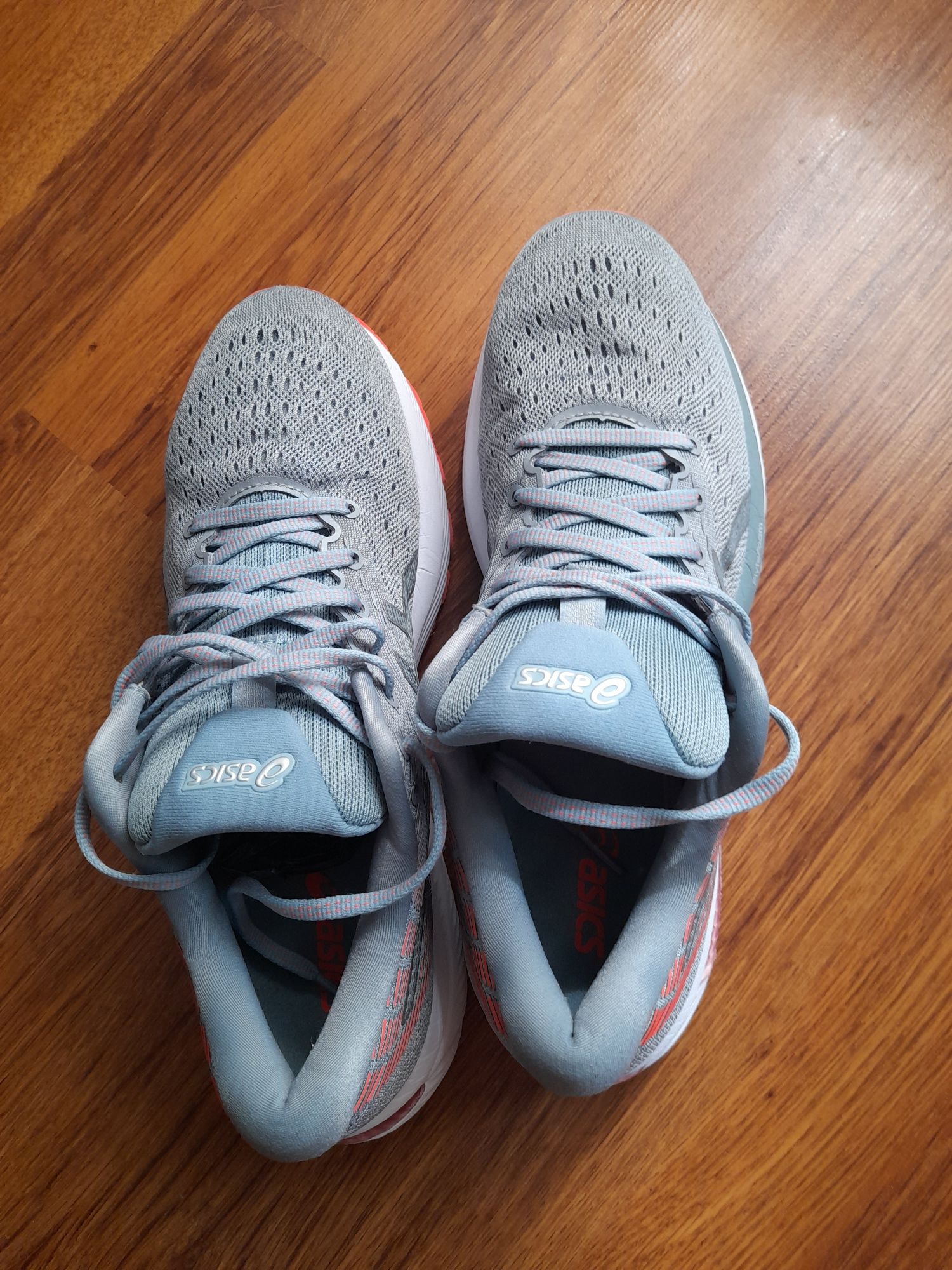 Asics gel Cumulus 22 маратонки 42.5 номер.