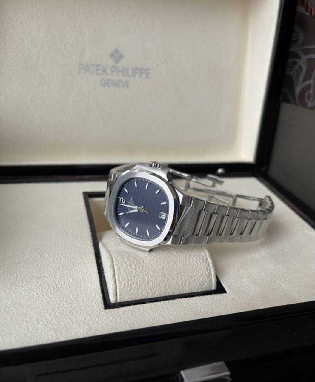 Patek Philippe 71181A-001 Ladies Nautilus Blue Dial BoxPapers Steel