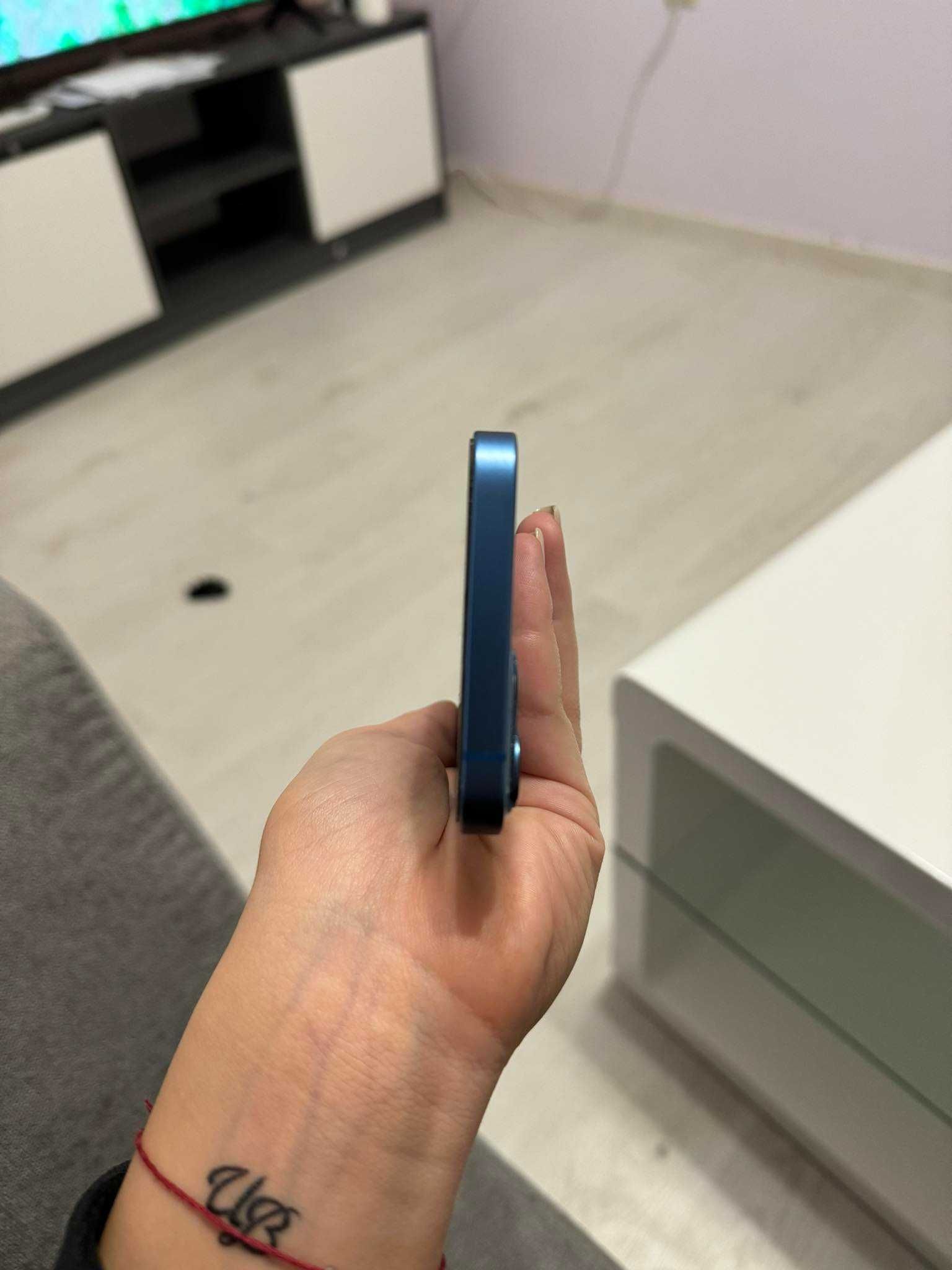 iPhone 13 blue 128GB с кутия и гаранция