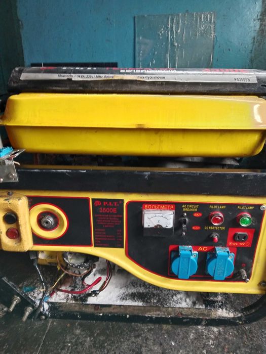 Продам бензиновый генератор