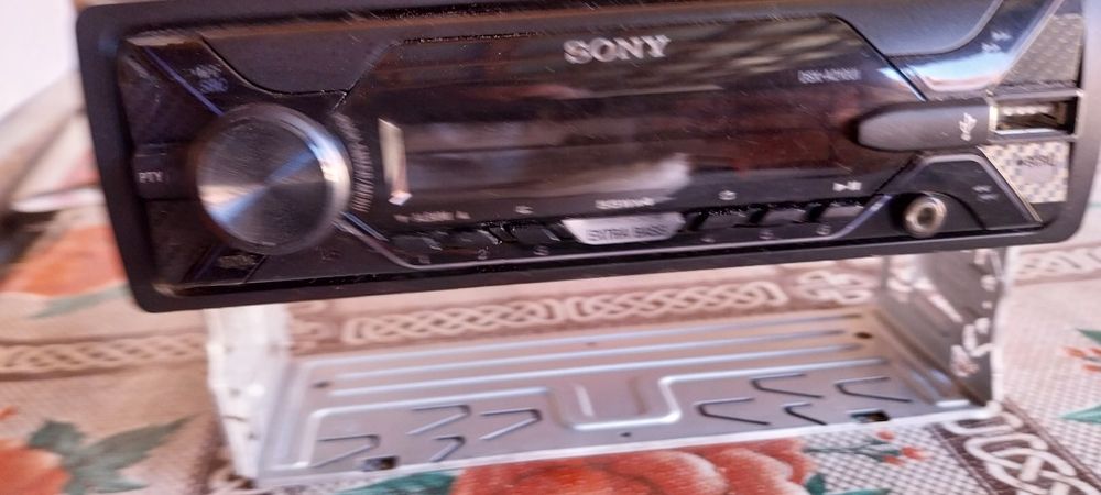 Vând radio  cu stik aux. Nou