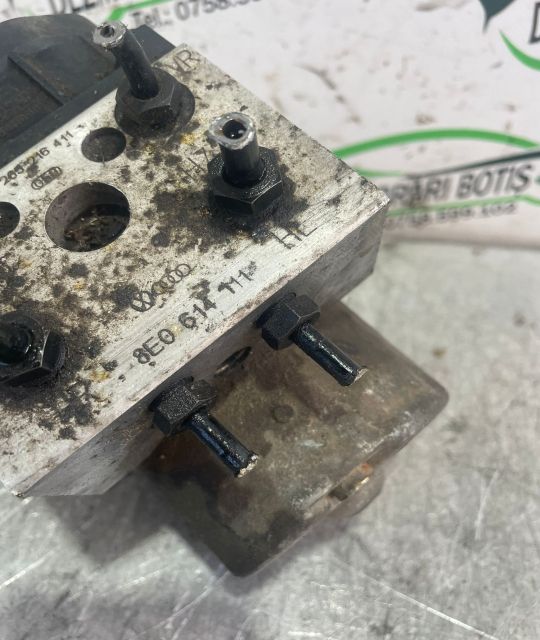 Pompa ABS 8e0 614 111 Volkswagen VW Passat B5.5 (facelift)