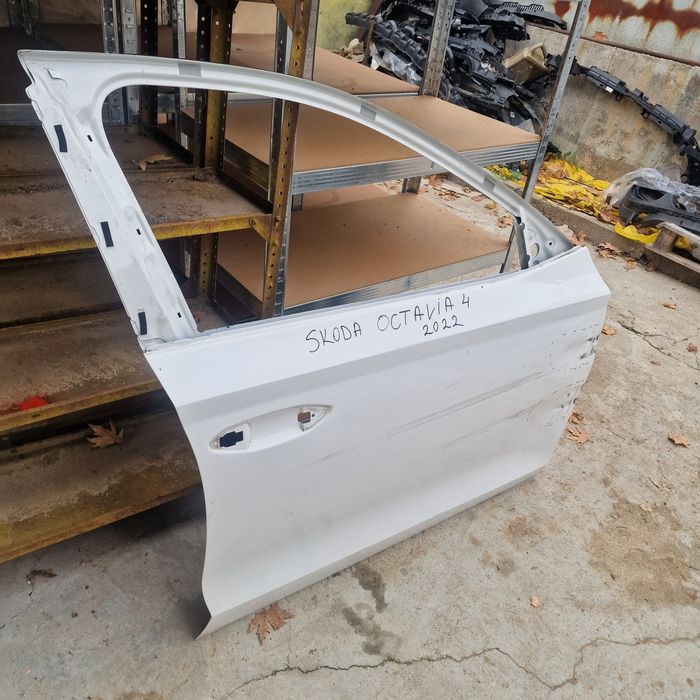 Skoda Octavia 4  2022 предна дясна врата