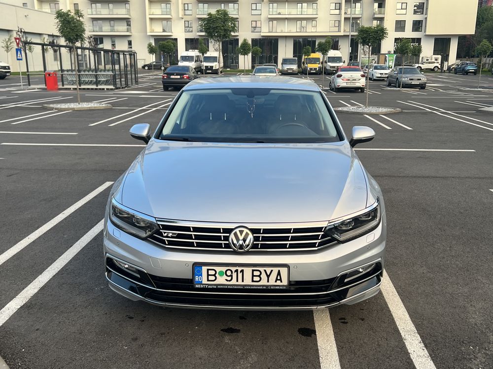 Vând Passat model Rline  sedan