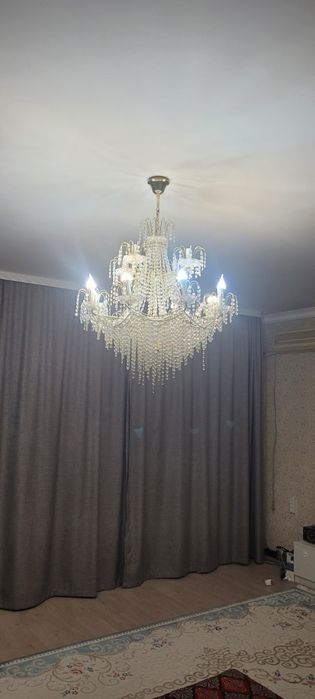 Продам две люстры