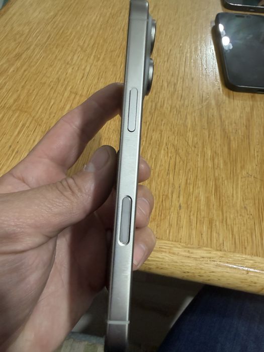 Iphone 16 pro impecabil pentru piese