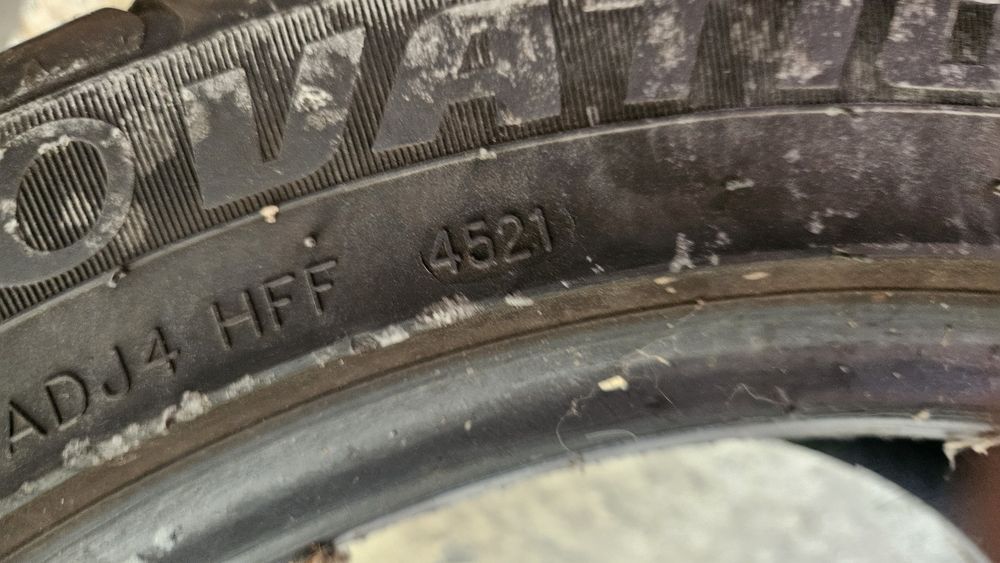 2бр гуми 235 45 17 дот 21