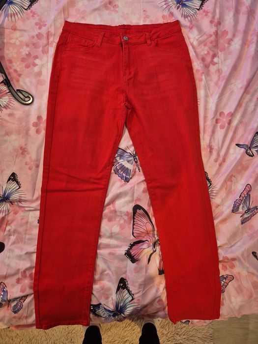 Продавам панталони