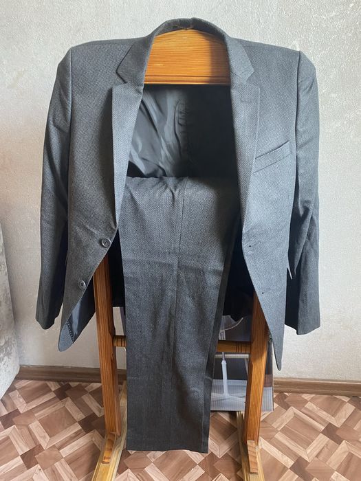 Продам костюм 46р