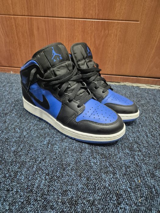 Vând Jordan 1 Mid