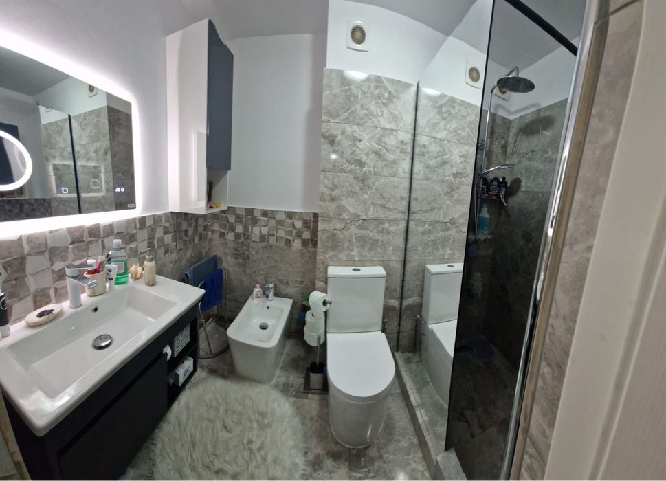 Apartament 3 camere la Vila