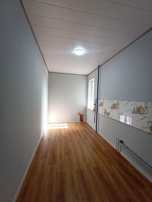 5етажлик янги домнинг 3етажидаги 1хоналик квартира сотилади