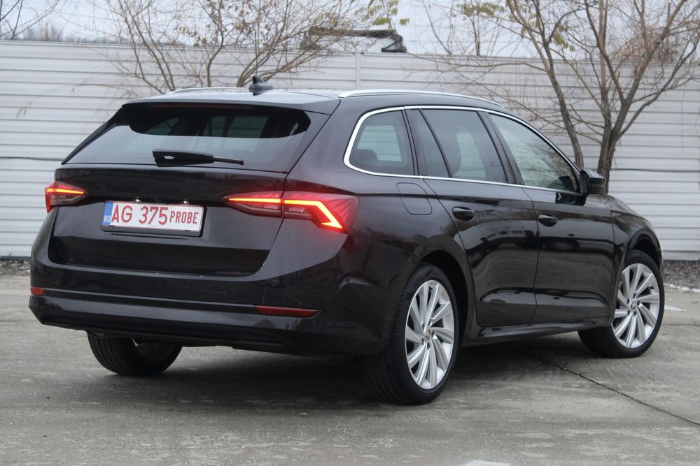 Skoda Octavia/1.5 TSI/150Cp/Led/Cristal/Distronic+/Padele/Mild Hybrid