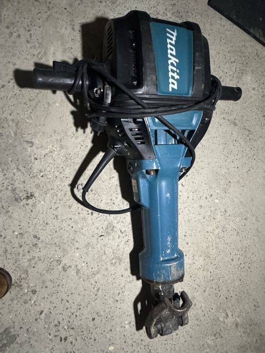 Demolator electric makita HM 1802
