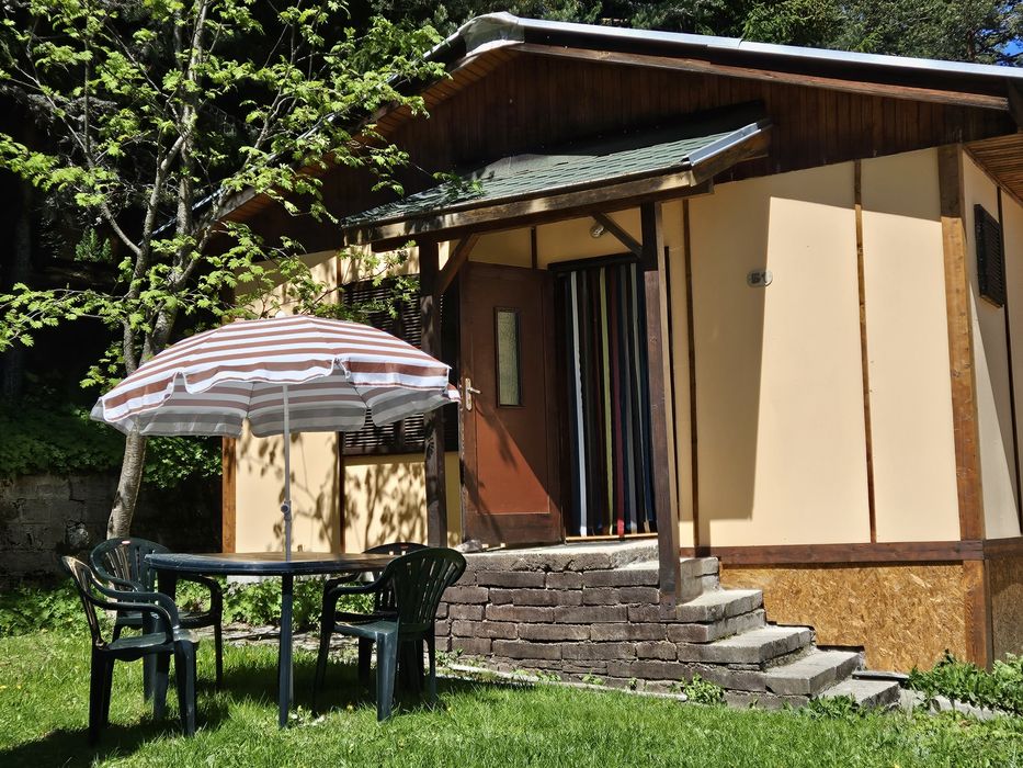 Дава се под наем Къща в с. Равногор, Област Пазарджик - 391 кв.м за 4845 € - Снимка #9