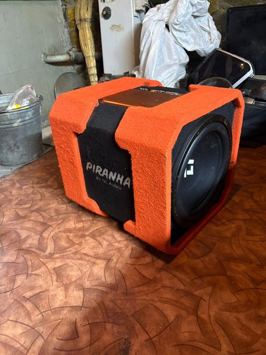 Продам сабвуфер piranha 12A twin