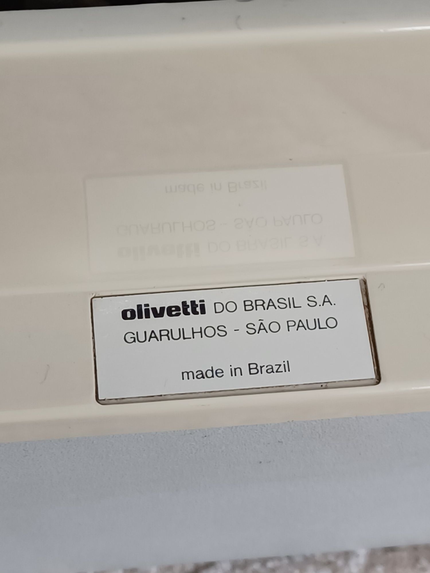 Mașină de scris perfect funcțională, marca Olivetti LINEA 98