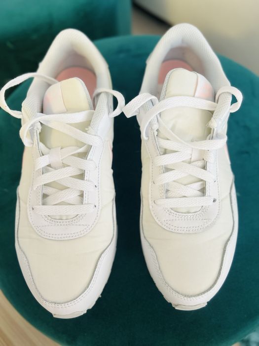 Adidasi dama 38,5 Nike