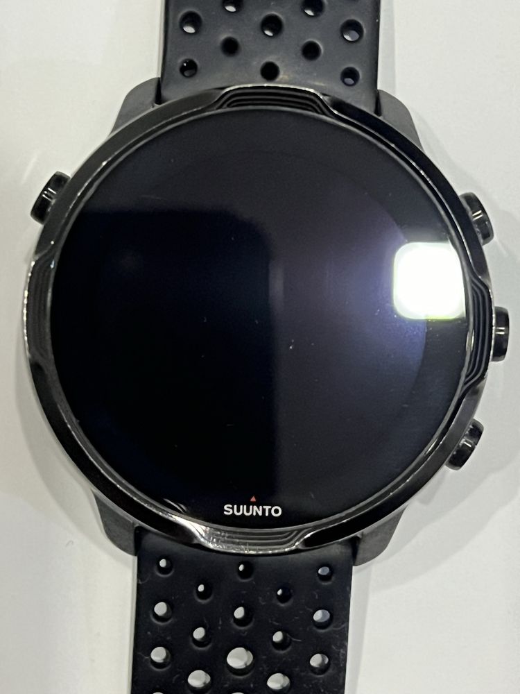 Часовник  Suunto 7