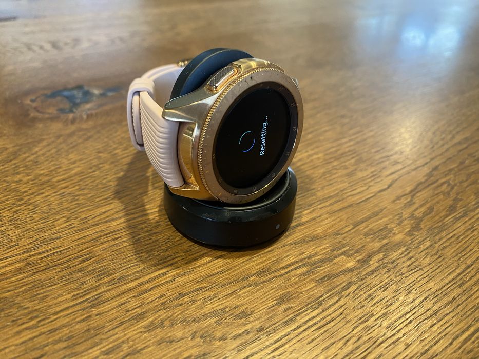 Часовник smartwatch Samsung Galaxy Watch, 42 мм, Rose Gold