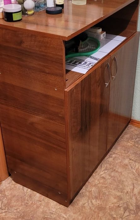 Тумбочка высокая б/у