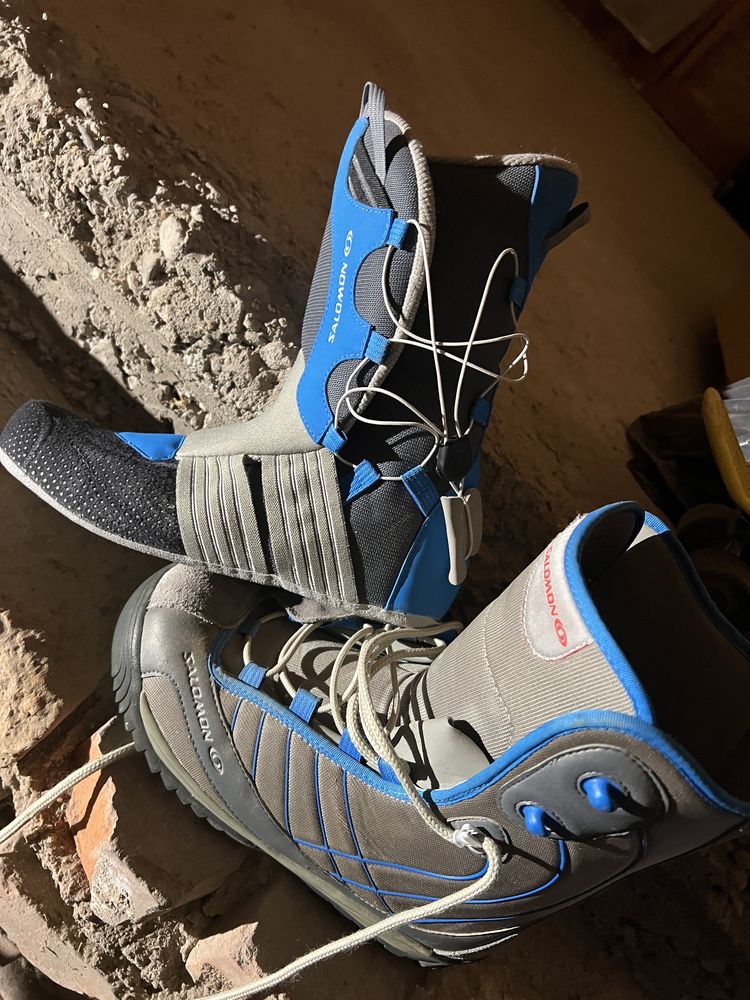 Boots, clăpari, placa snowboard