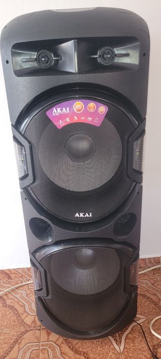 Vând boxa akai activa 350W rms Bluetooth, USB,card