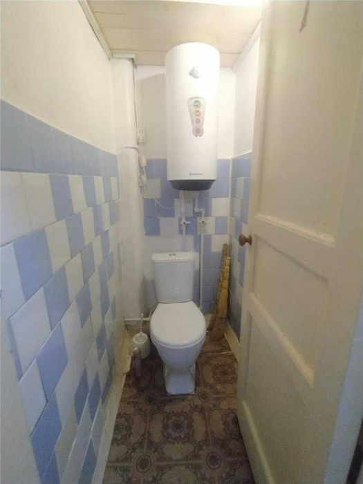 *Продается 2-х комн ,Старого Типа в Центре Города!