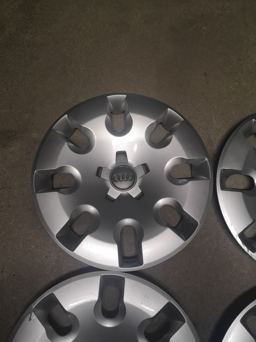 Продавам 4 бр Оригинални Тасове за Ауди 5x100 15 цола и 5x112 15 цола